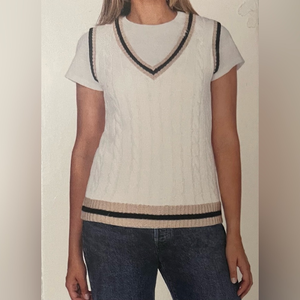 💕V Neck Sweater White with Black and Tan Details